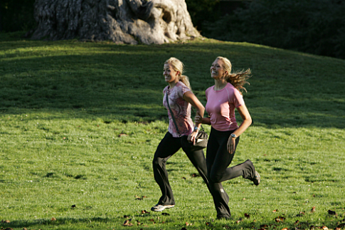 Still of Kandice Pelletier and Dustin Konzelman in The Amazing Race: Low to the Ground, That's My Technique (2007)