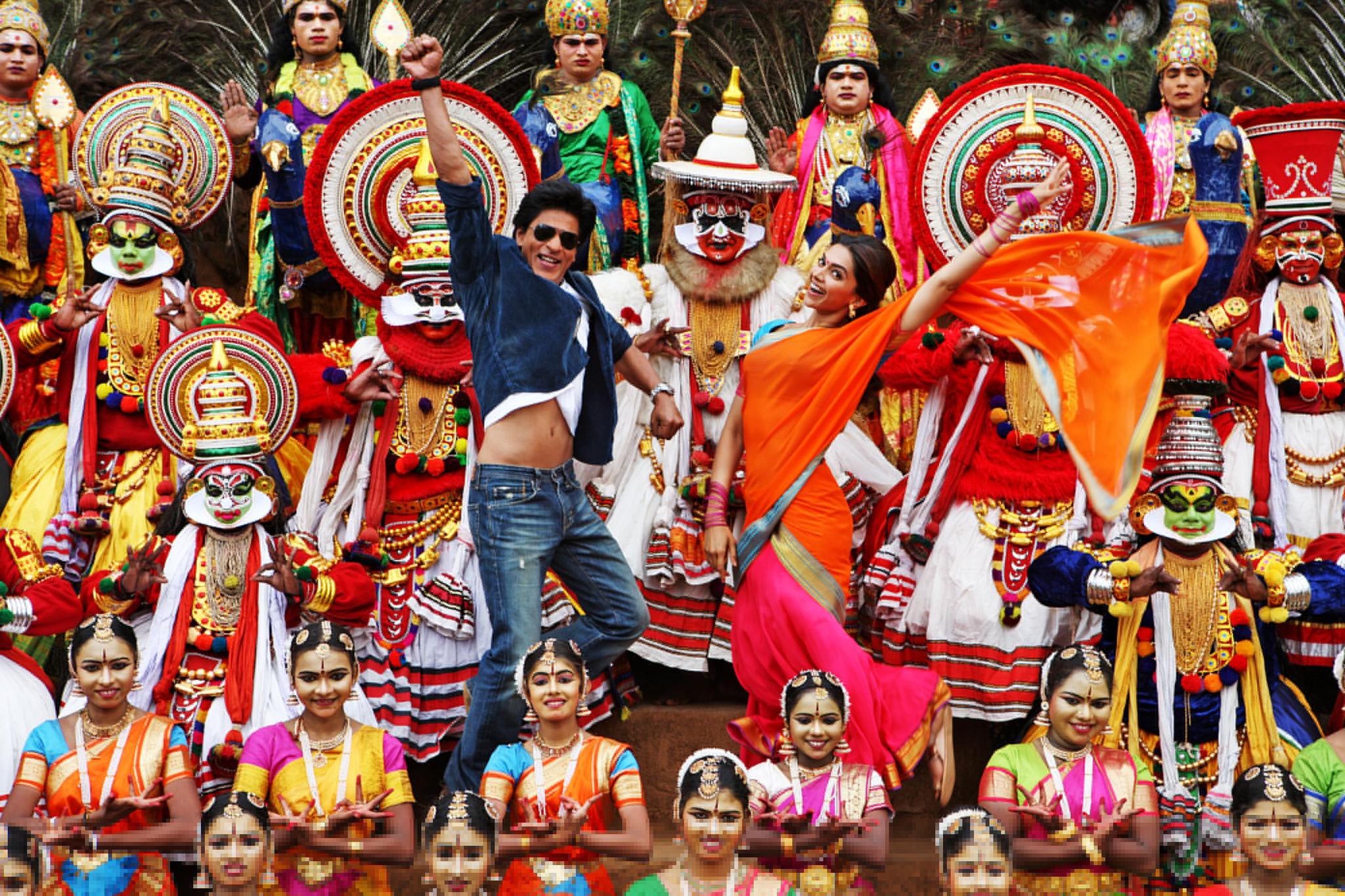 Still of Shah Rukh Khan and Deepika Padukone in Chennai Express (2013)