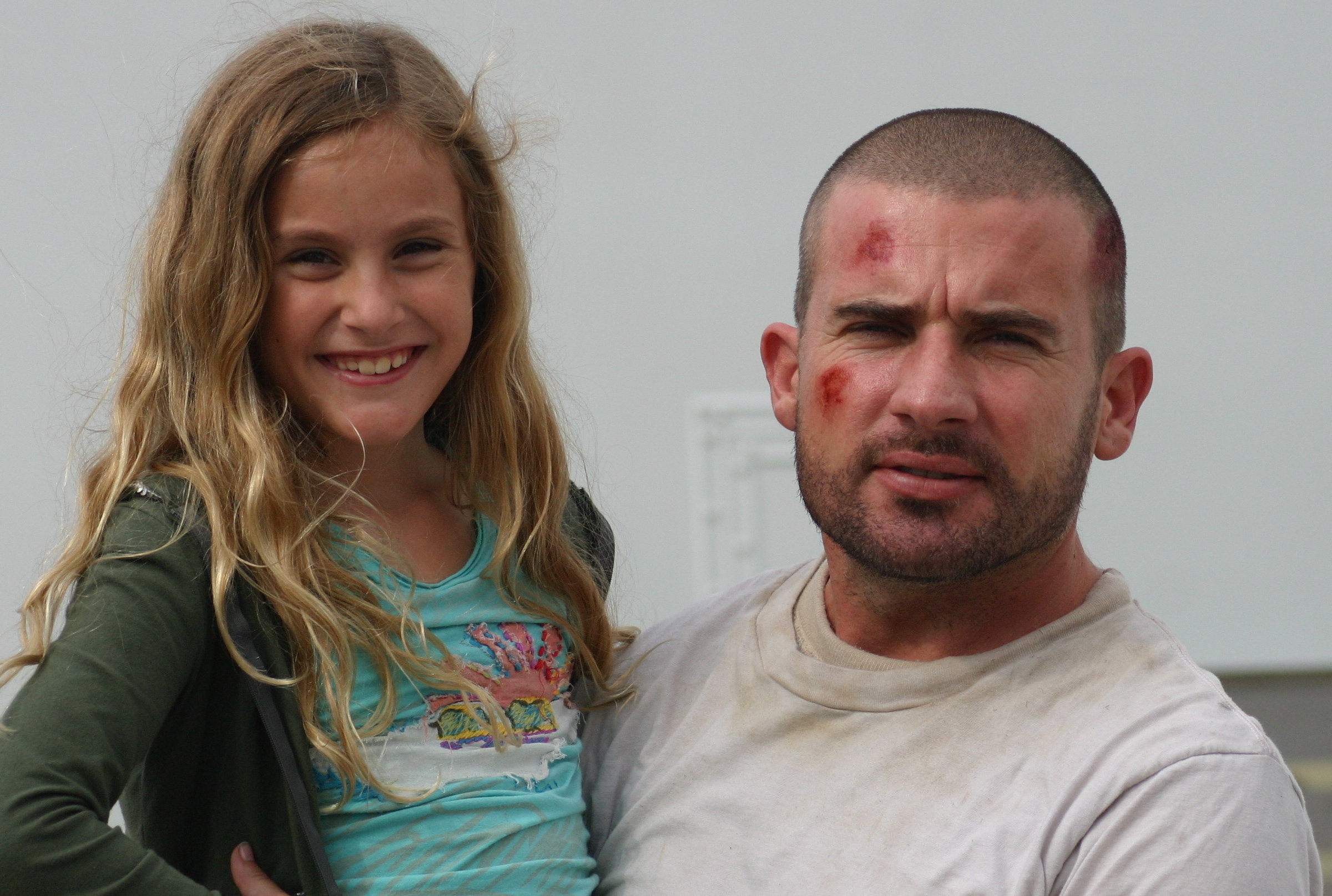 Carlisle with Dominic Purcell on Prison Break set