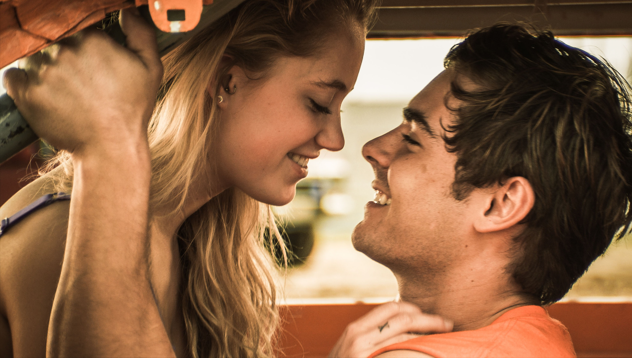 Still of Zac Efron and Maika Monroe in At Any Price (2012)
