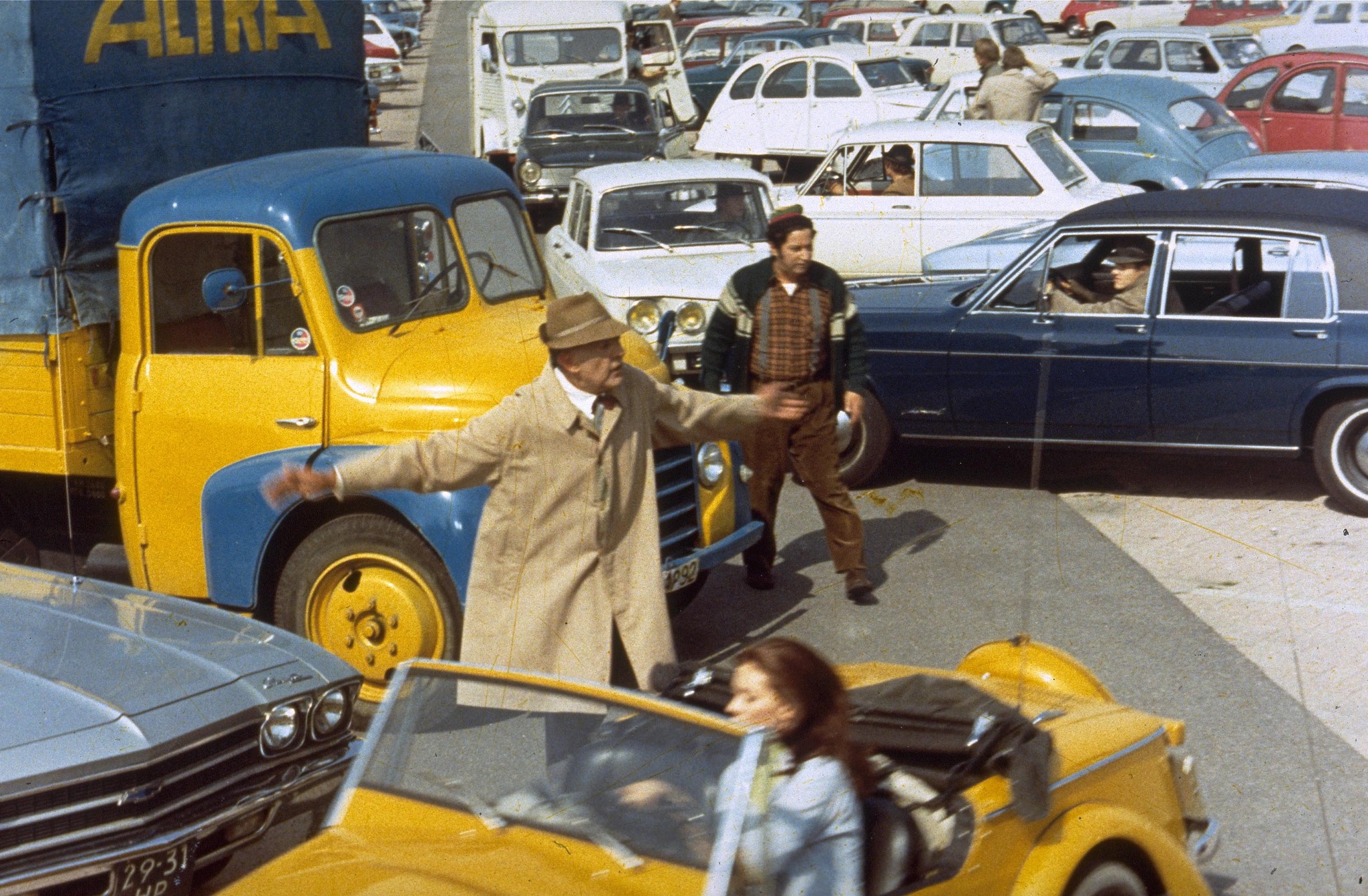 Still of Jacques Tati, Maria Kimberly and Marcel Fraval in Trafic (1971)
