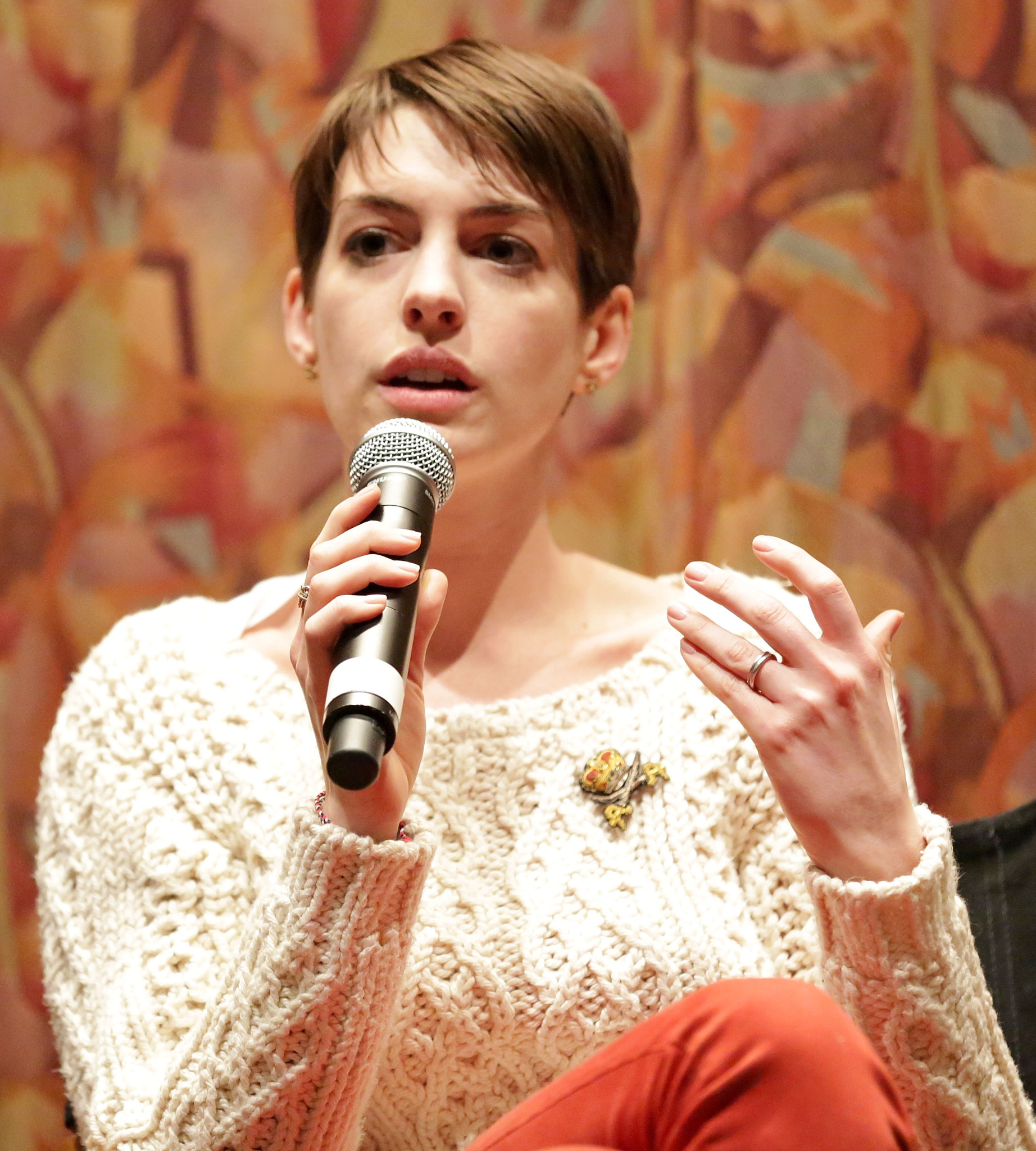 Anne Hathaway at event of Vargdieniai (2012)