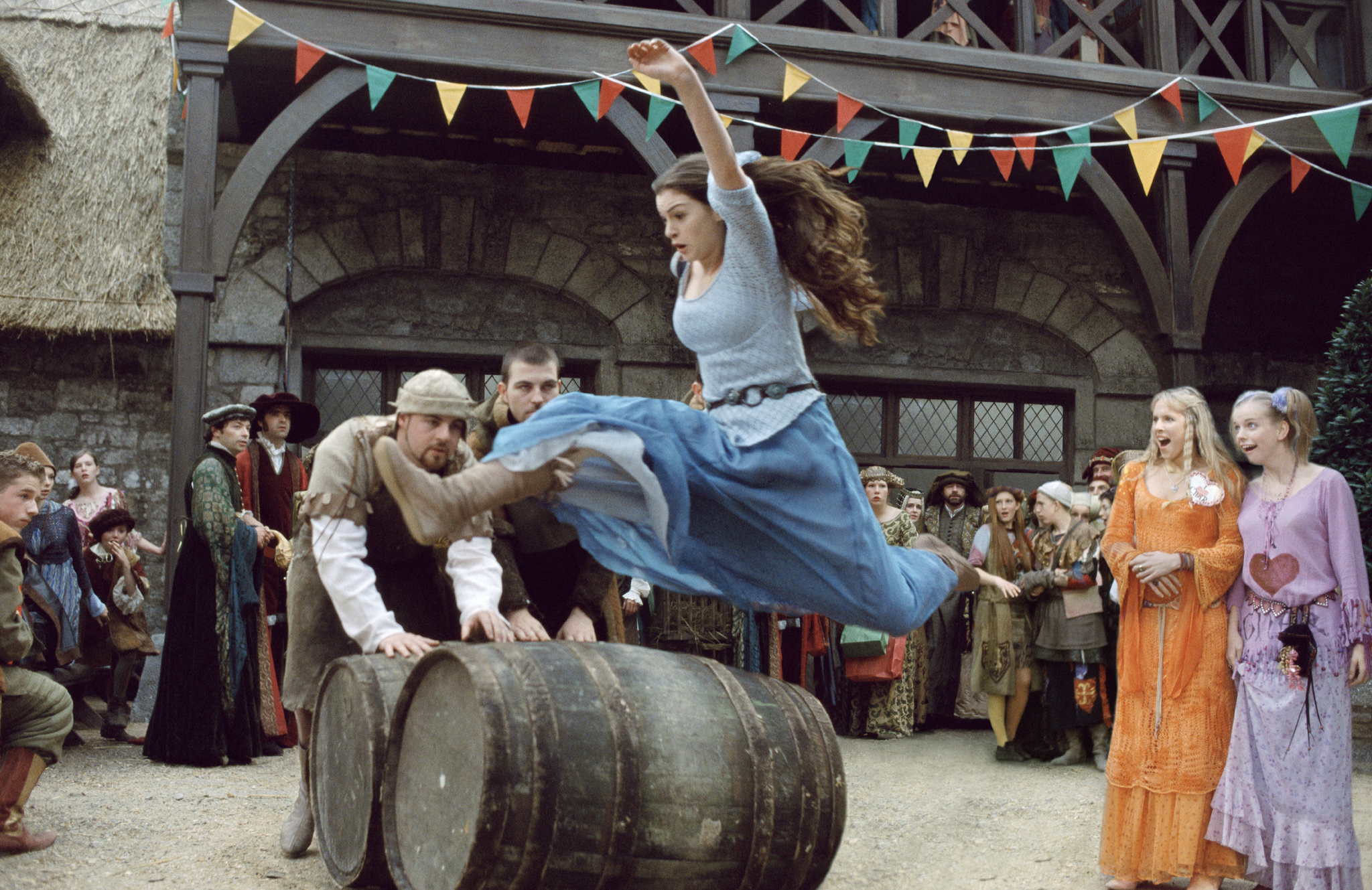 Still of Anne Hathaway in Ella Enchanted (2004)