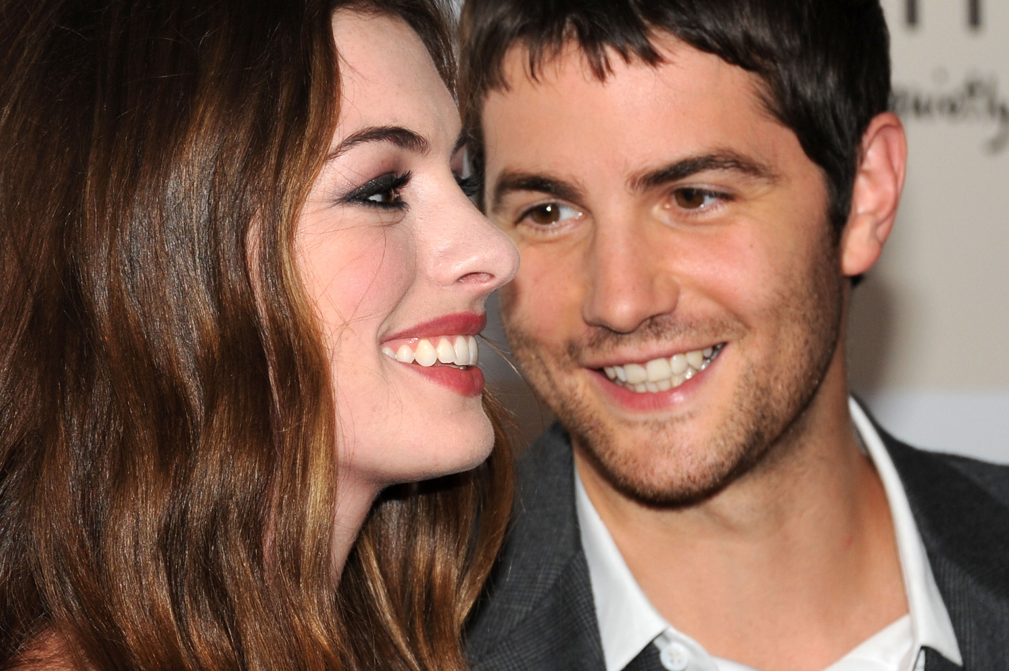 Anne Hathaway and Jim Sturgess at event of Viena diena (2011)