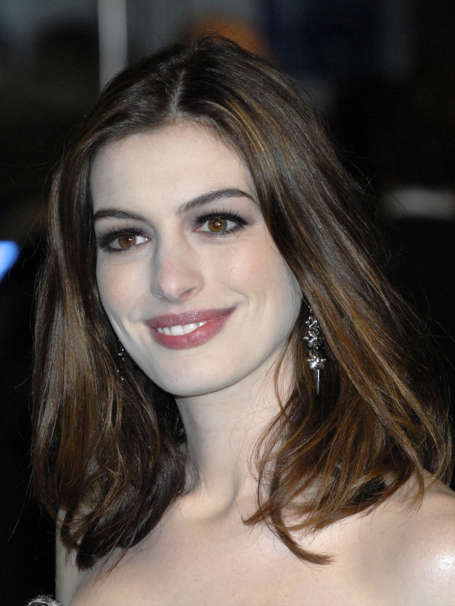 Anne Hathaway at event of Alisa stebuklu salyje (2010)