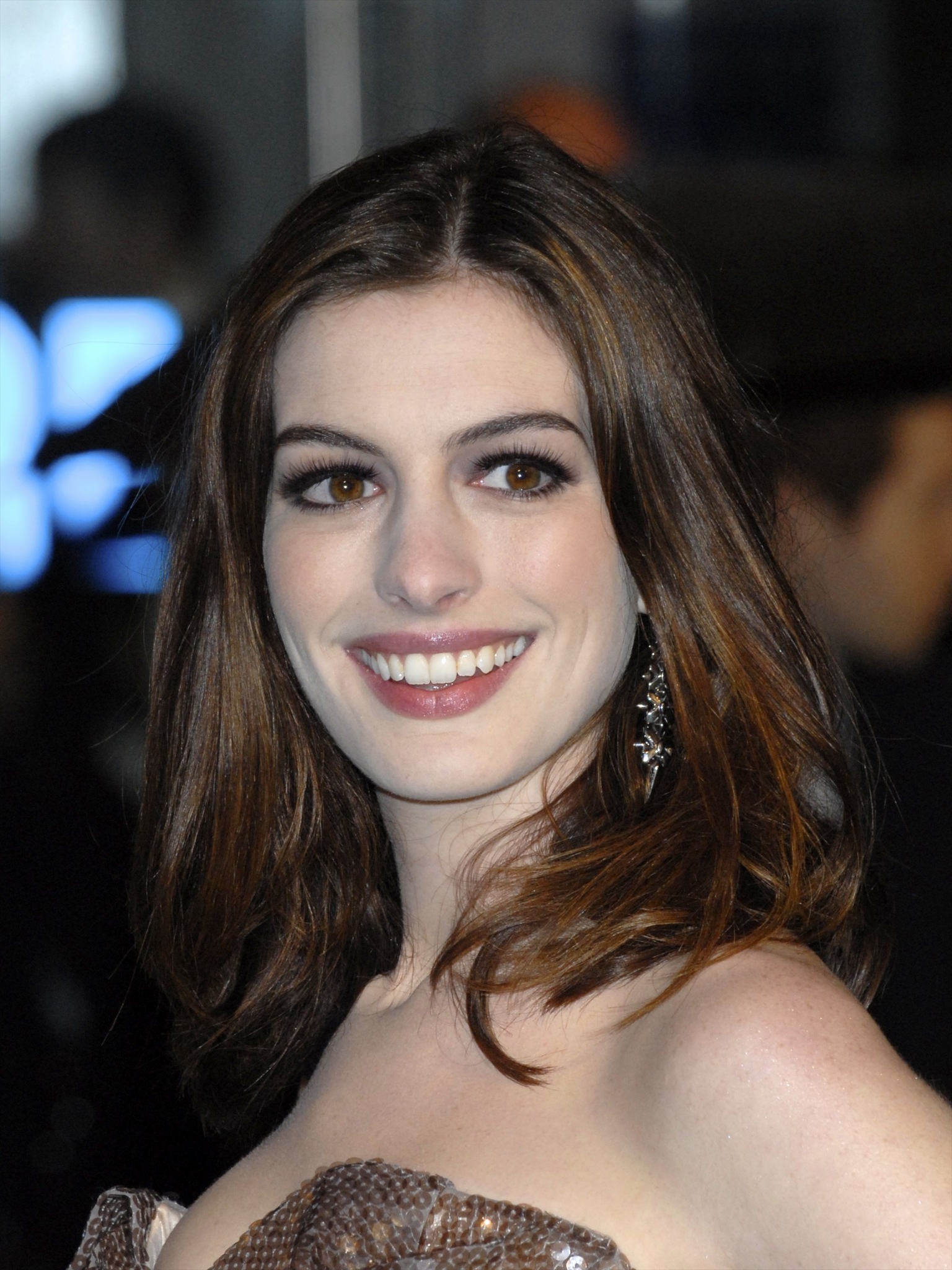 Anne Hathaway at event of Alisa stebuklu salyje (2010)