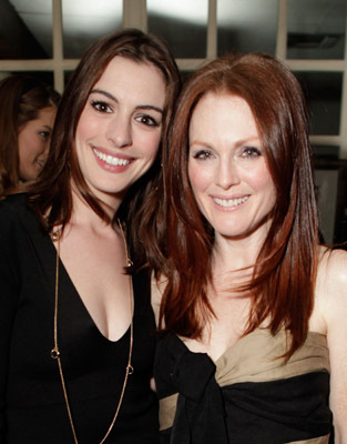Julianne Moore and Anne Hathaway at event of A Single Man (2009)