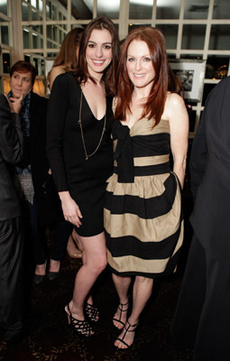 Julianne Moore and Anne Hathaway at event of A Single Man (2009)