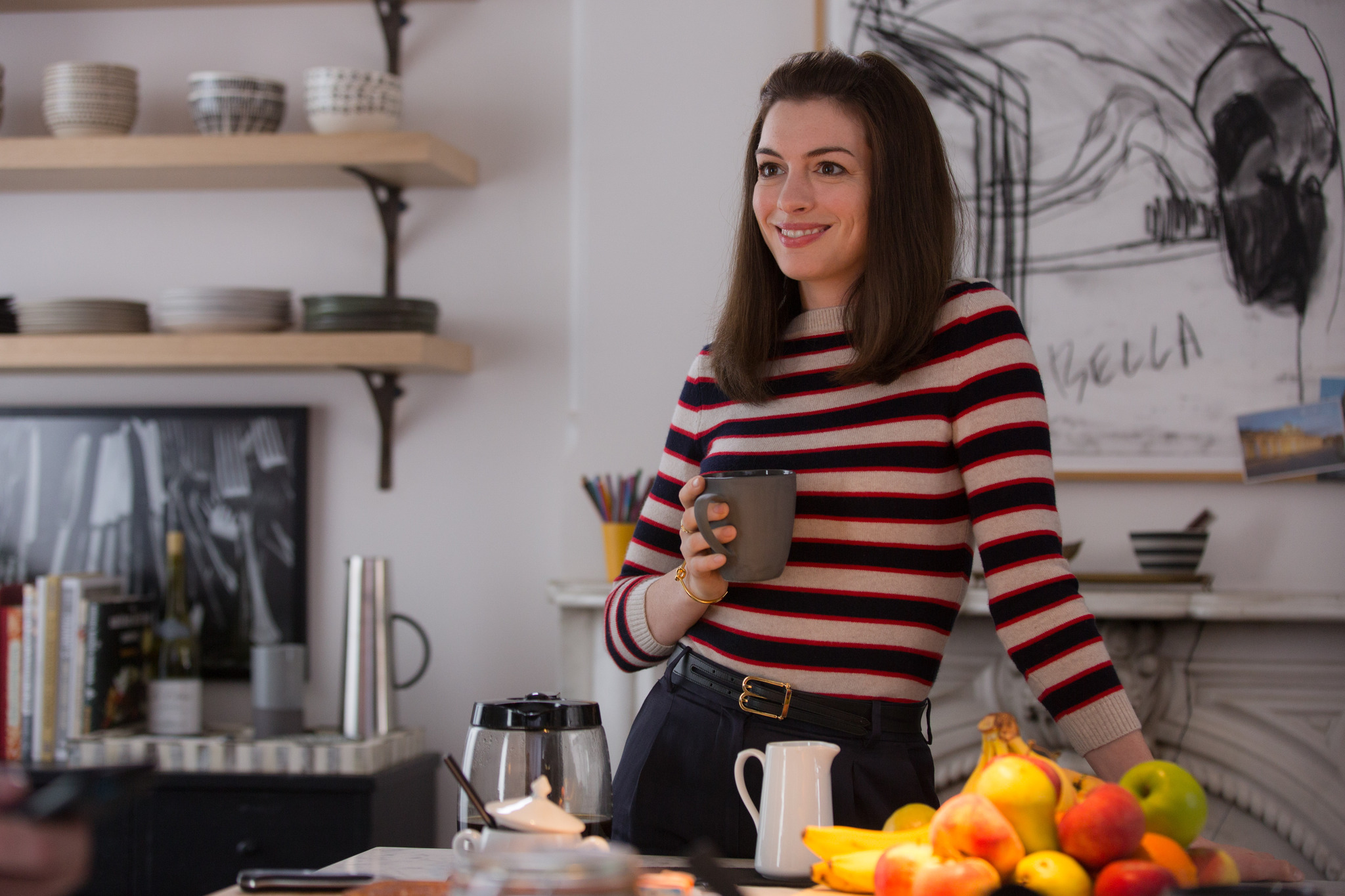 Still of Anne Hathaway in Naujokas (2015)