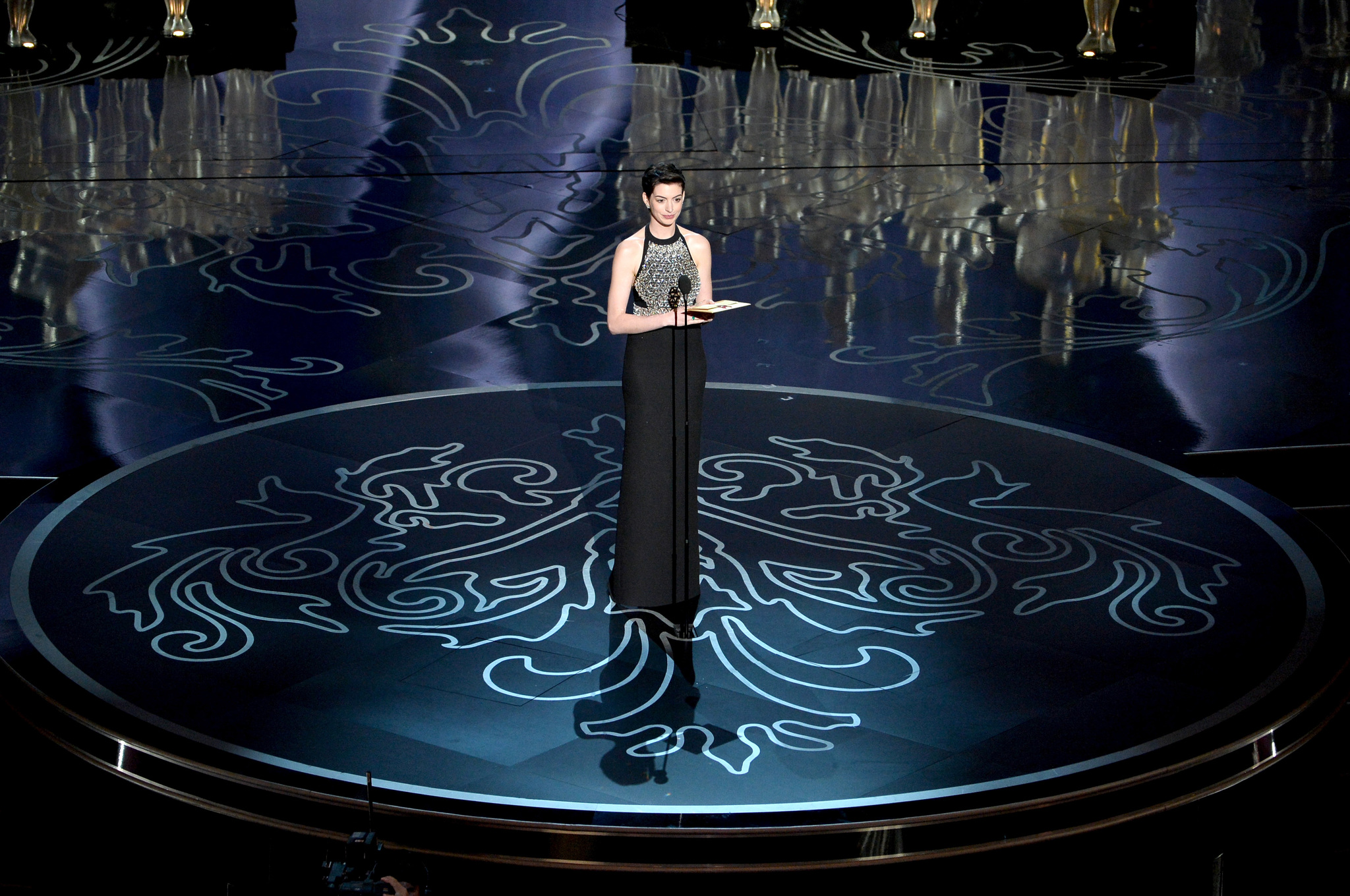 Anne Hathaway at event of The Oscars (2014)