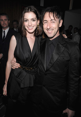 Alan Cumming and Anne Hathaway at event of Rachel Getting Married (2008)