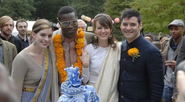 Still of Anne Hathaway and Rosemarie DeWitt in Rachel Getting Married (2008)