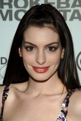 Anne Hathaway at event of Kuprotas kalnas (2005)