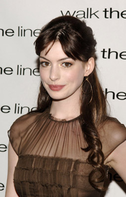 Anne Hathaway at event of Ties jausmu riba (2005)