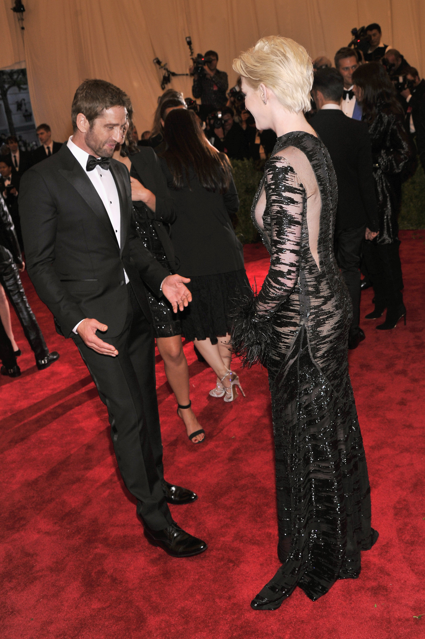 Anne Hathaway and Gerard Butler