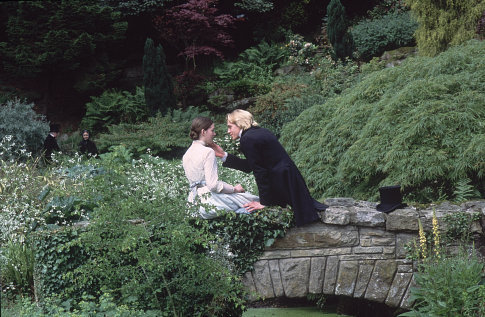 Still of Anne Hathaway and Charlie Hunnam in Nicholas Nickleby (2002)