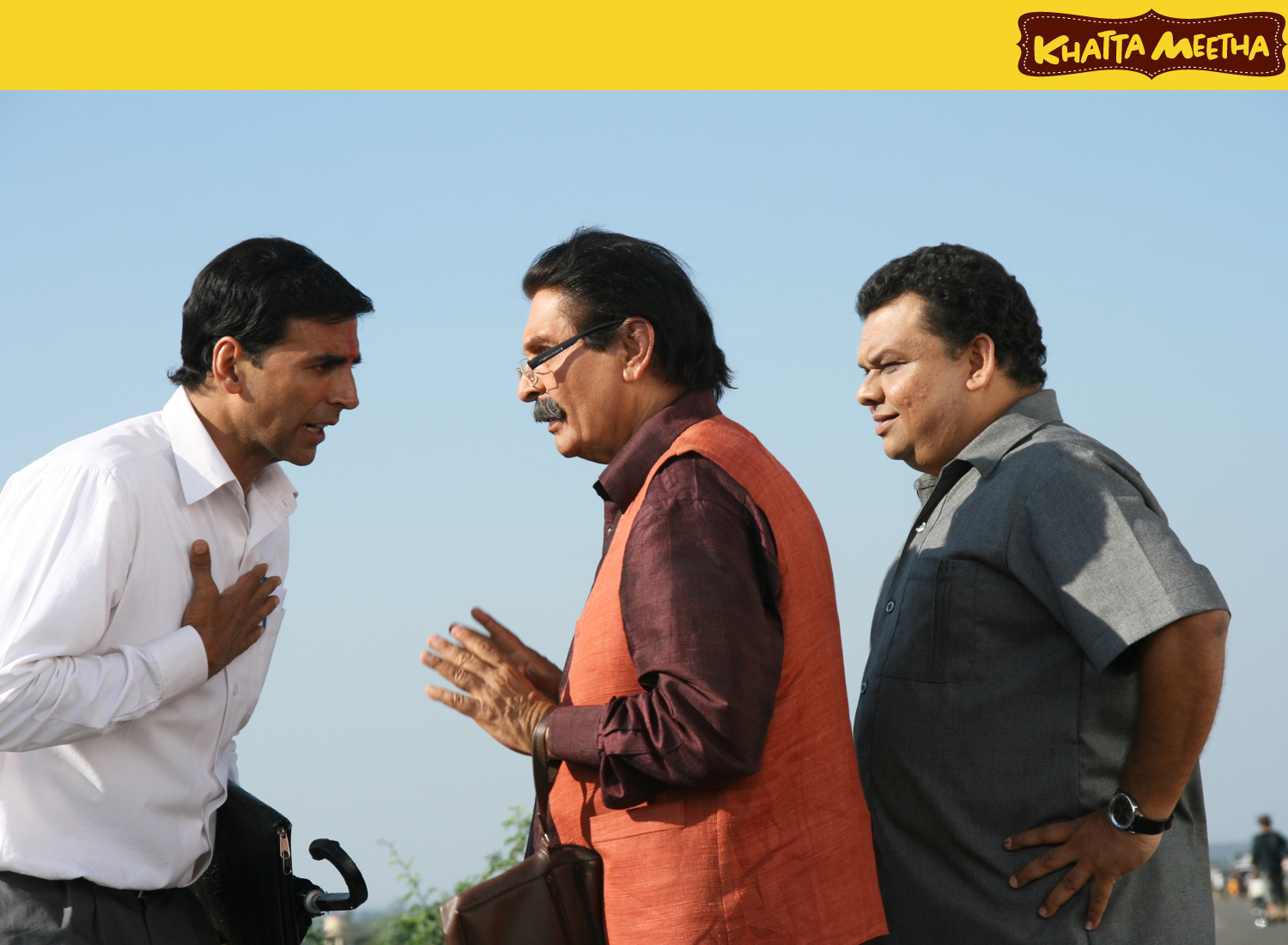 Still of Akshay Kumar, Atul Parchure and Asrani in Khatta Meetha (2010)