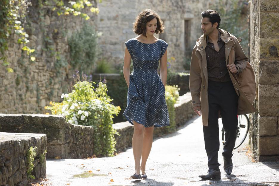 Still of Manish Dayal and Charlotte Le Bon in Simto zingsniu kelione (2014)