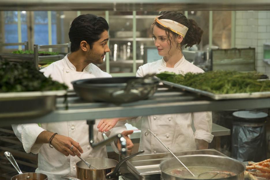 Still of Manish Dayal and Charlotte Le Bon in Simto zingsniu kelione (2014)