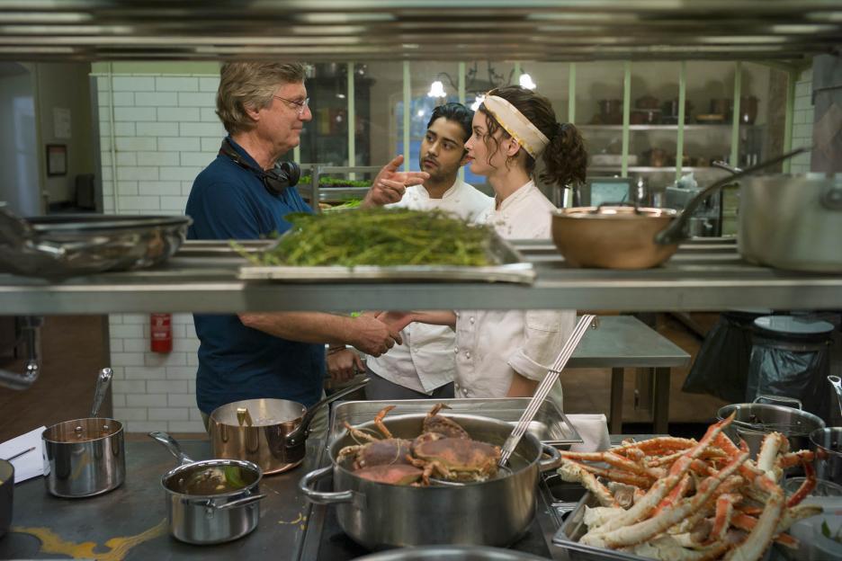 Lasse Hallström, Manish Dayal and Charlotte Le Bon in Simto zingsniu kelione (2014)