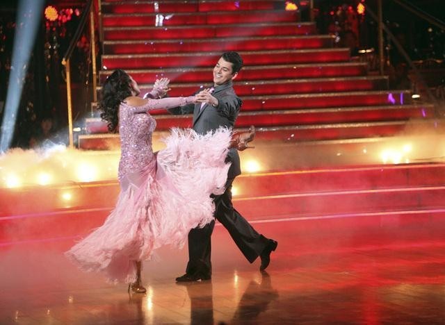 Still of Cheryl Burke and Rob Kardashian in Dancing with the Stars (2005)