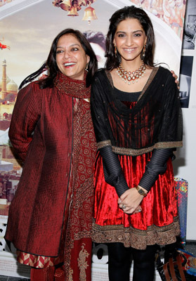 Mira Nair and Sonam Kapoor at event of Delhi-6 (2009)