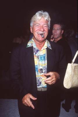 Seymour Cassel at event of 54 (1998)
