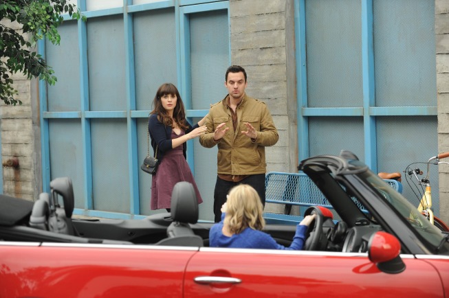 Still of Zooey Deschanel, Mary Elizabeth Ellis and Jake Johnson in New Girl (2011)