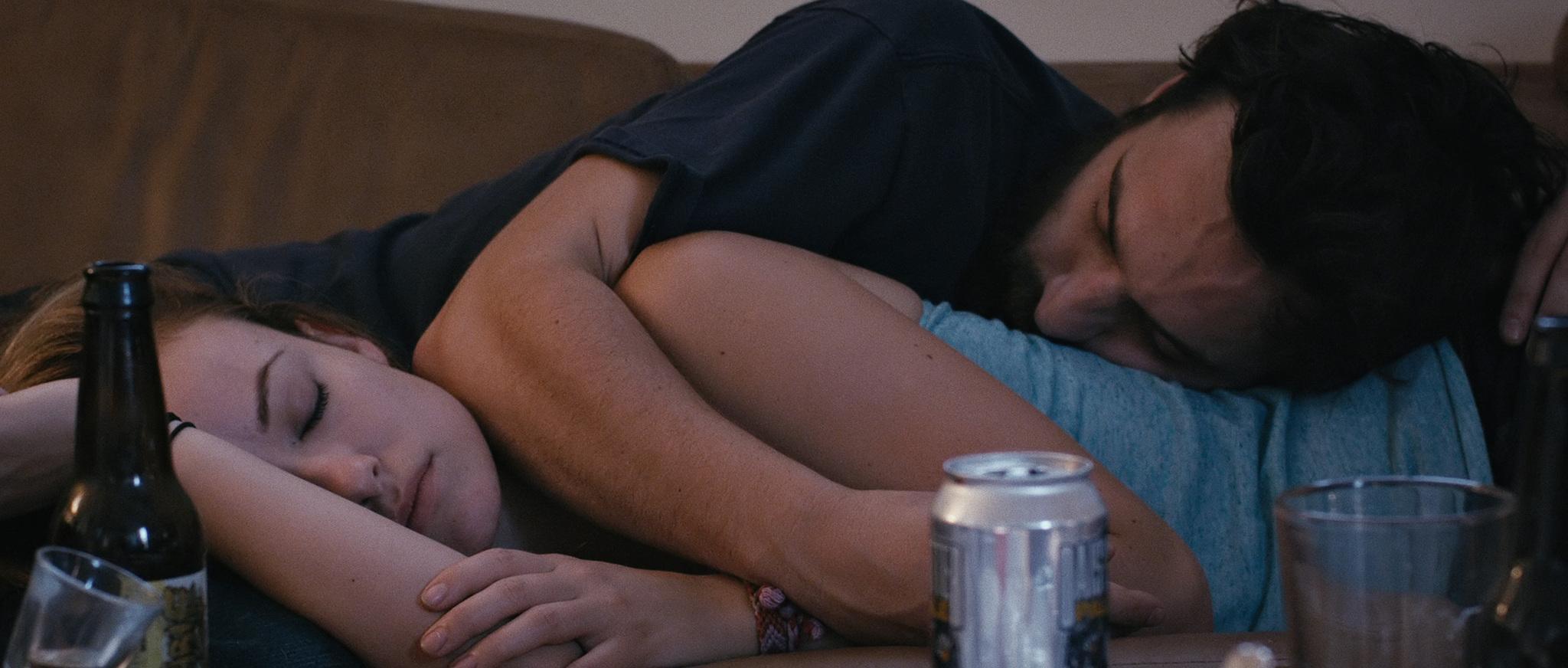 Still of Olivia Wilde and Jake Johnson in Sugerovai (2013)