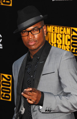 Ne-Yo at event of 2009 American Music Awards (2009)