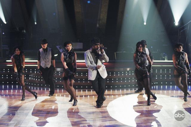 Ne-Yo in Dancing with the Stars (2005)