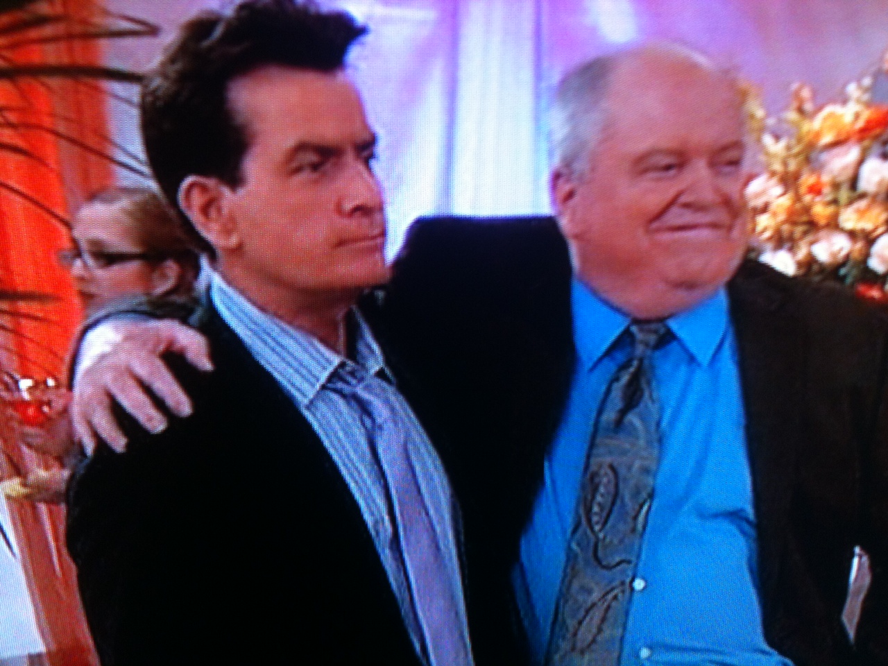 Jerry Hauck with Charlie Sheen on 'Anger Management' (2013)