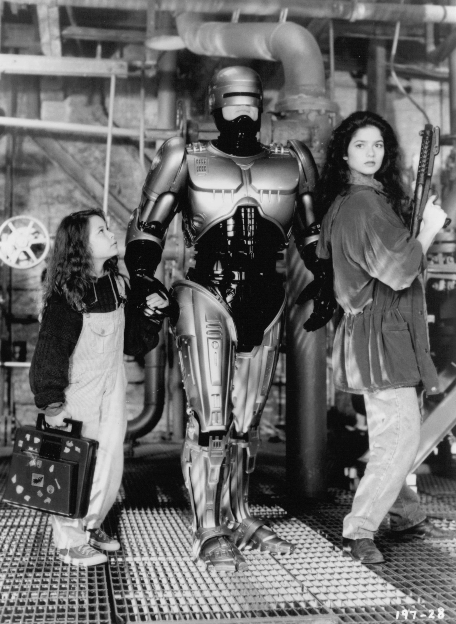 Still of Jill Hennessy and Robert John Burke in RoboCop 3 (1993)