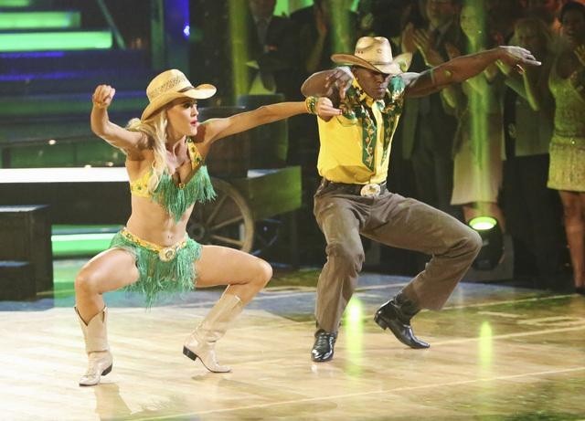 Still of Donald Driver and Peta Murgatroyd in Dancing with the Stars (2005)