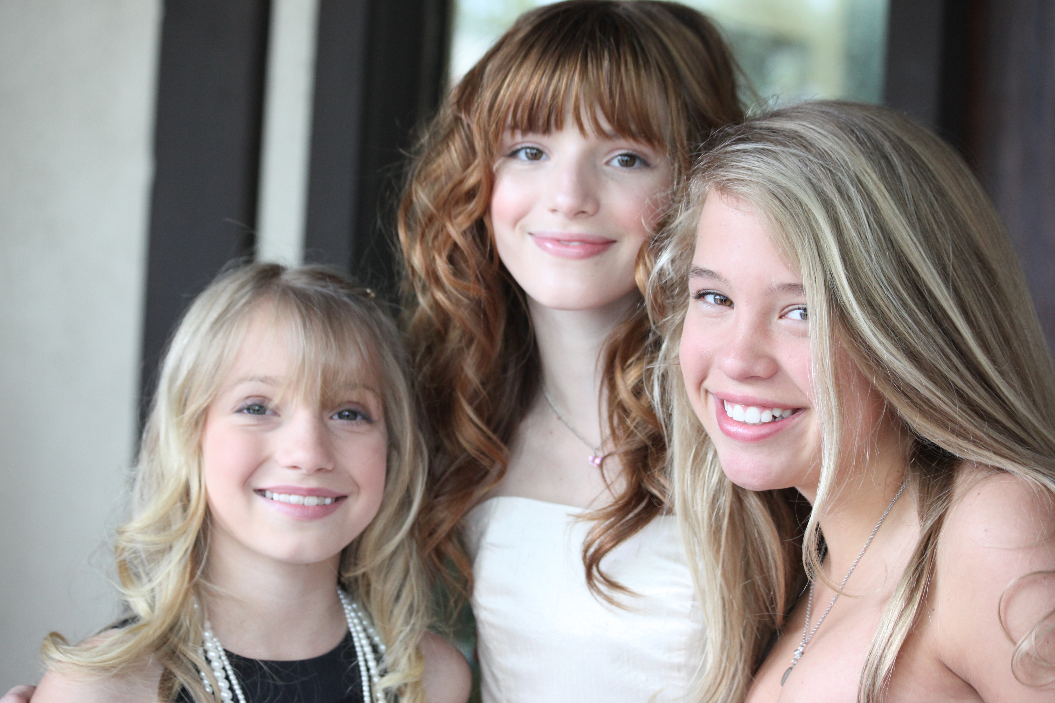 Madison Leisle, Bella Thorne and Evie Thompson at YAA 2010.