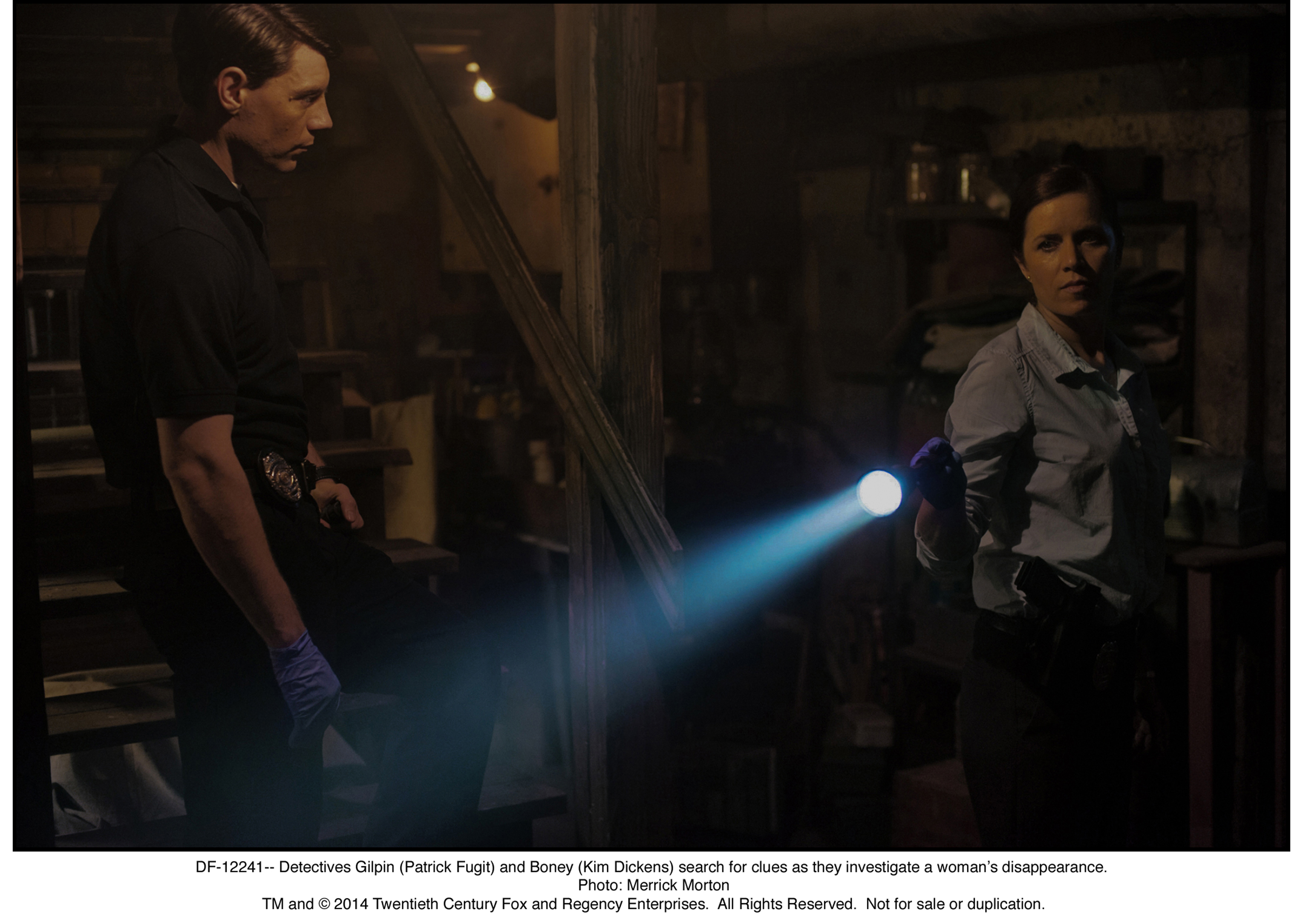 Still of Kim Dickens and Patrick Fugit in Dingusi (2014)