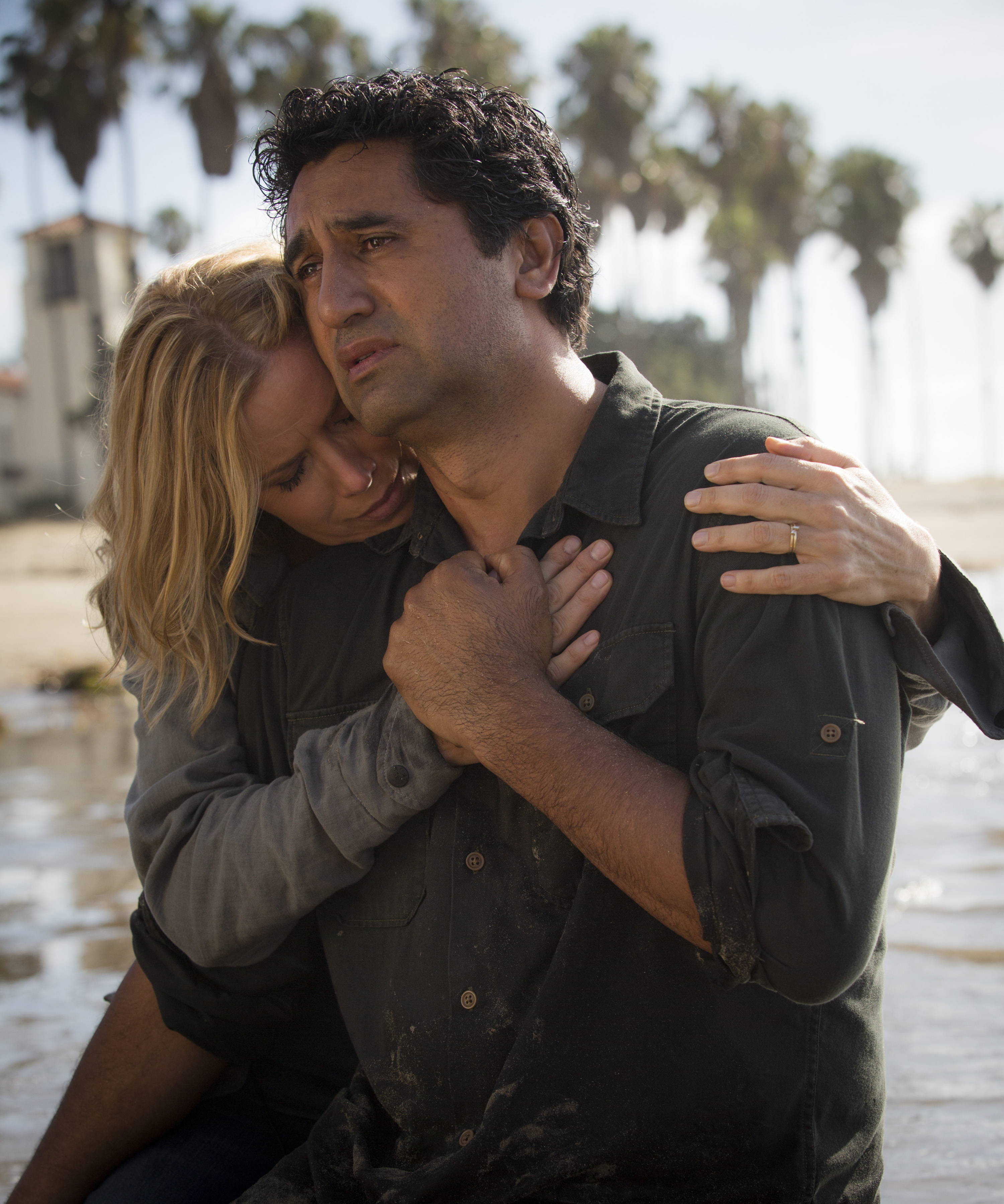 Still of Cliff Curtis and Kim Dickens in Fear the Walking Dead (2015)