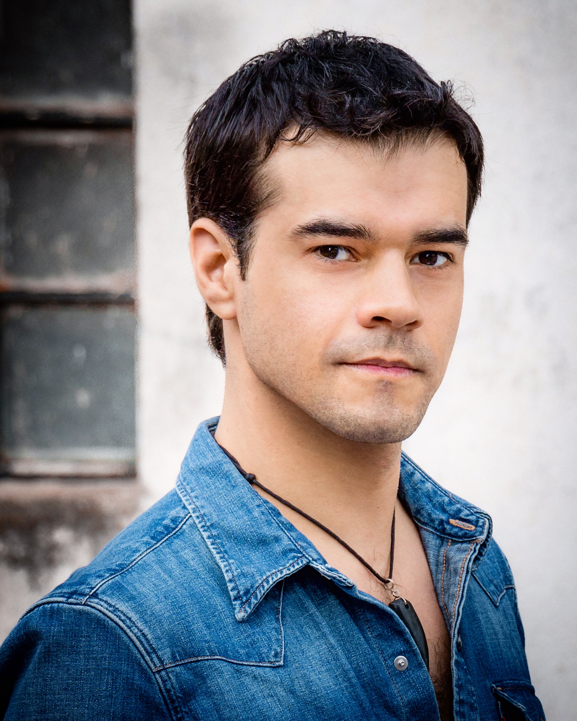 Felipe de Lara Headshot 2015