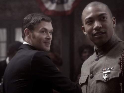 Still of Joseph Morgan and Charles Michael Davis in The Originals (2013)