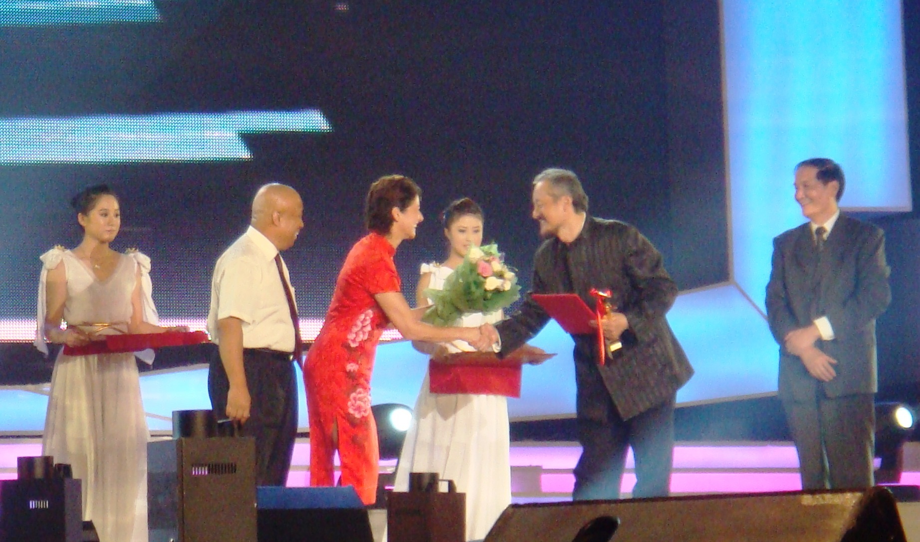 Changchun Film Festival 2008 presenting Best Director Award to Xu Geng for 'Heart of Ice'