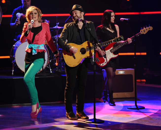 Still of Sugarland, Jennifer Nettles and Kristian Bush in American Idol: The Search for a Superstar (2002)