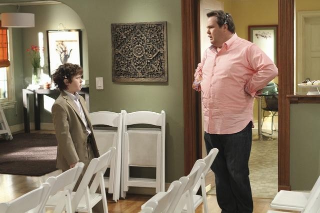 Still of Eric Stonestreet and Nolan Gould in Moderni seima (2009)