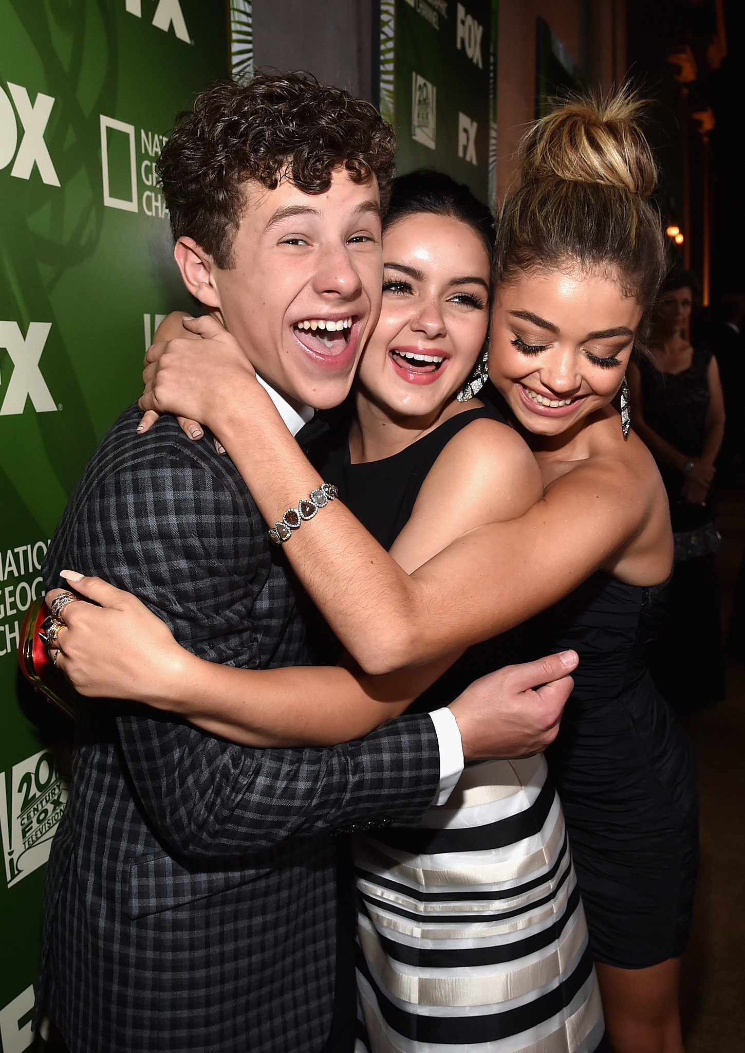 Sarah Hyland, Ariel Winter and Nolan Gould at event of The 66th Primetime Emmy Awards (2014)