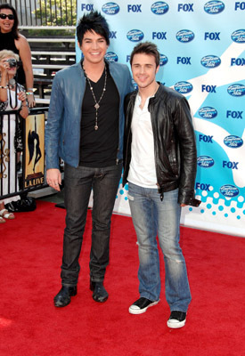 Adam Lambert and Kris Allen at event of American Idol: The Search for a Superstar (2002)