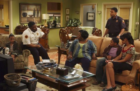 Still of Cassi Davis, LaVan Davis and Lance Gross in House of Payne (2006)