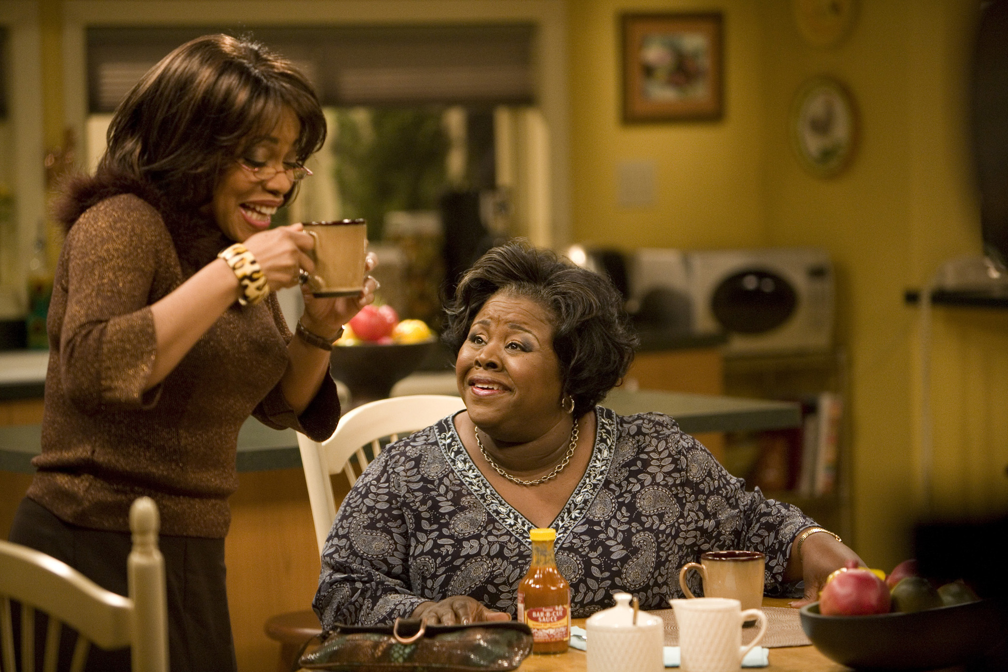 Still of Denise Burse and Cassi Davis in House of Payne (2006)