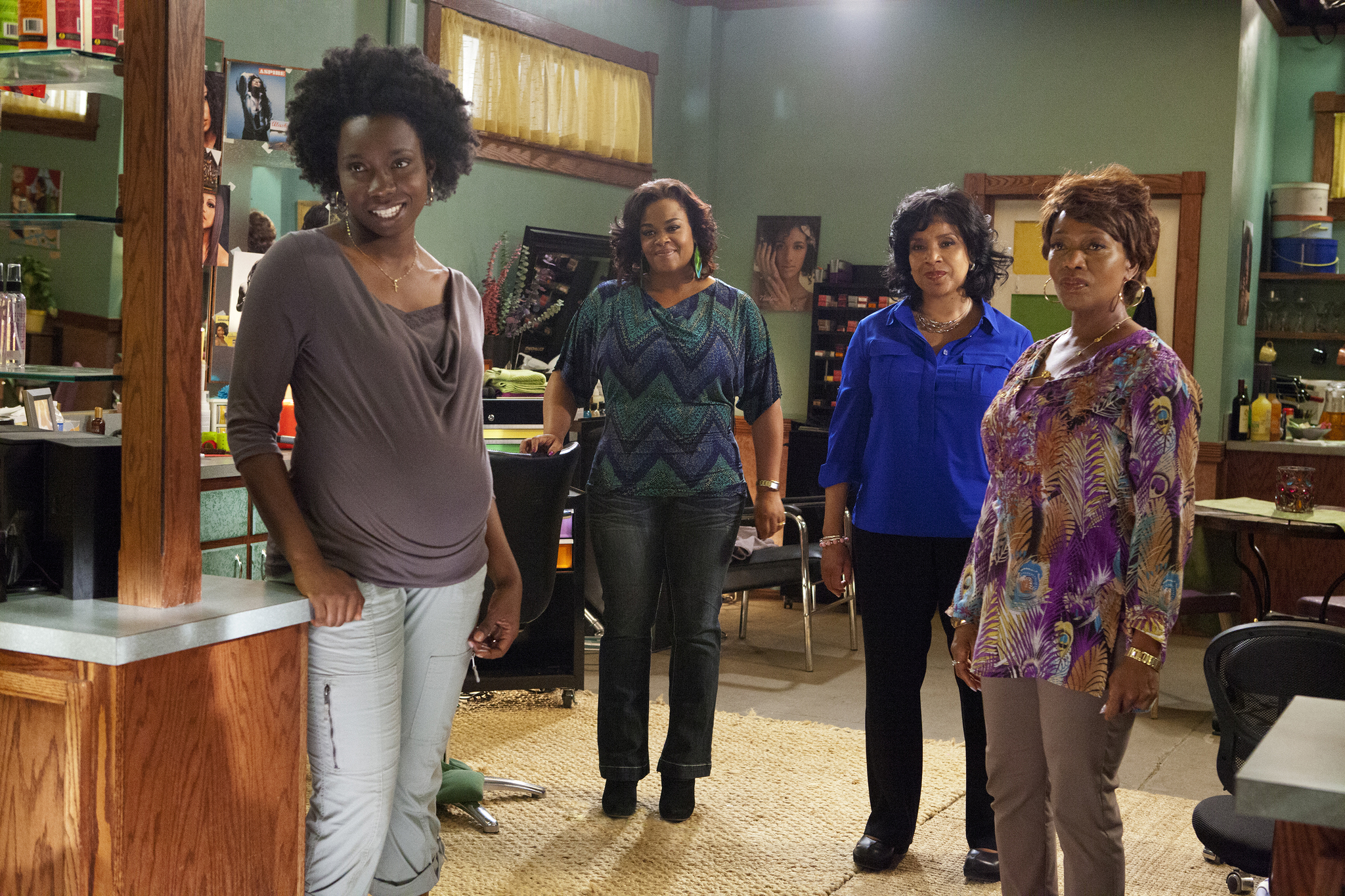 Still of Alfre Woodard, Phylicia Rashad, Jill Scott and Adepero Oduye in Steel Magnolias (2012)