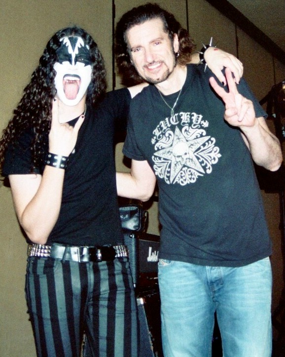 Ronnie Connell with Bruce Kulick on the stage KISS expo concert 2009