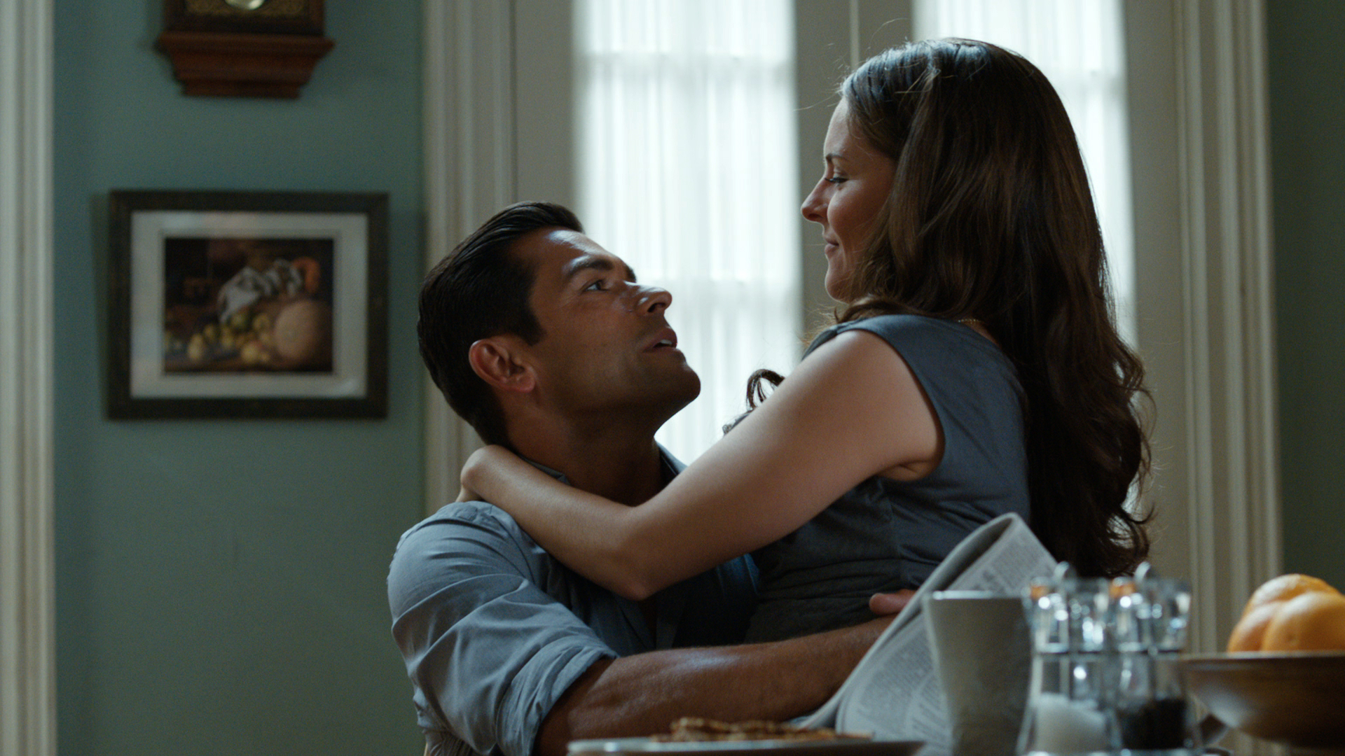 Still of Mark Consuelos and Yara Martinez in Alpha House (2013)