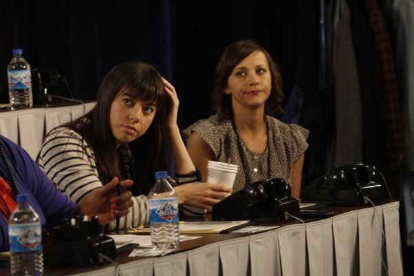 Still of Rashida Jones, Ann Perkins and Aubrey Plaza in Parks and Recreation (2009)